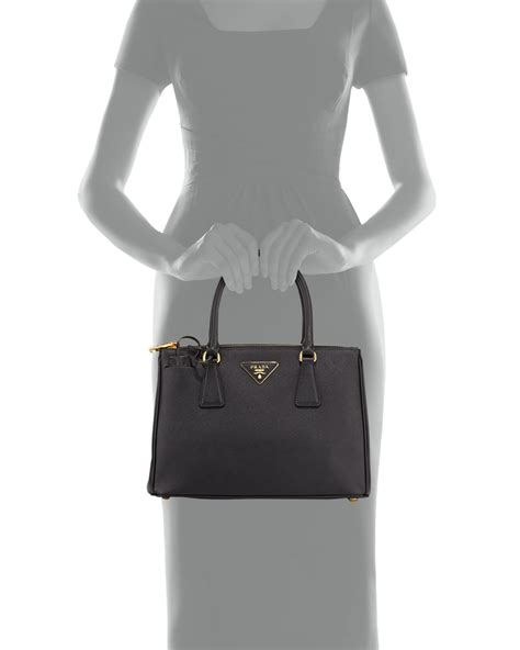 prada saffiano lux double zip tote small nero black